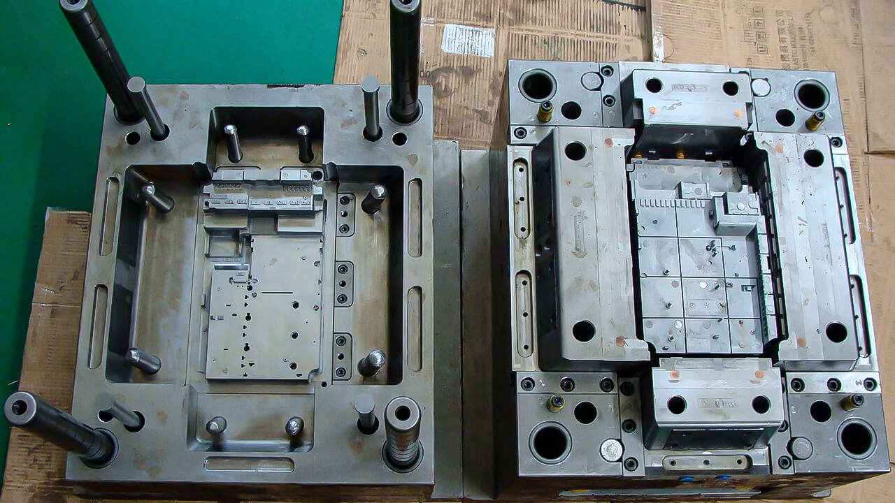 Injection mold