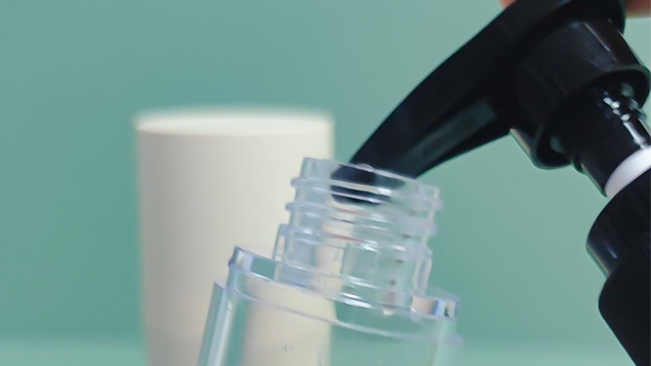refilling airless pump bottle